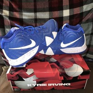 Kyrie 5 men’s basketball shoes